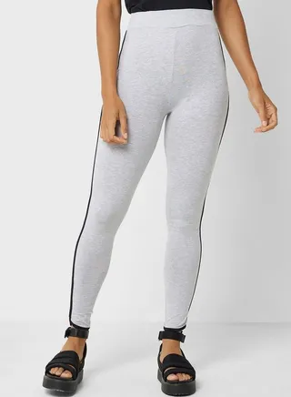 Contrast Side Paneled Leggings 