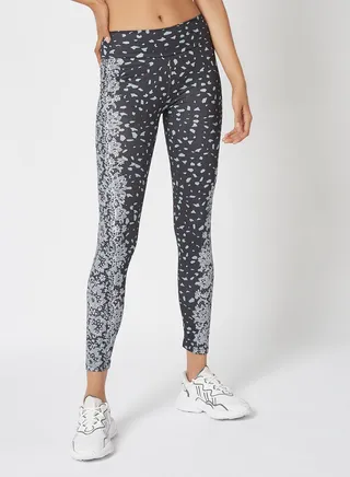 Women's Mid Rise Sports Training Workout Stretch Leggings with Elastic Waist And All Over Print Black/White/Dot 