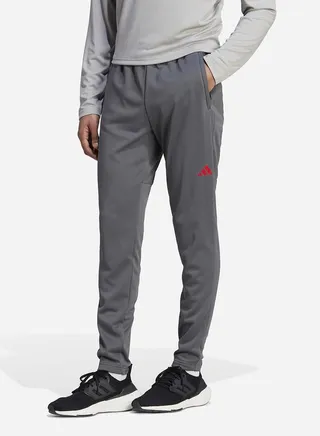 Train Essentials Seasonal Woven Jogger 