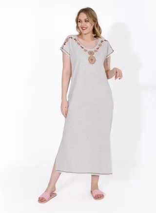 Distinctive nightgown 136 