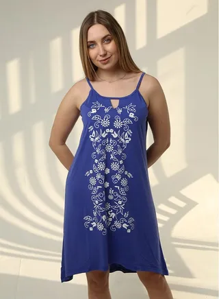 Distinctive short nightgown 