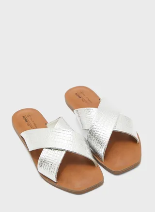 Bailia Flat Sandals 