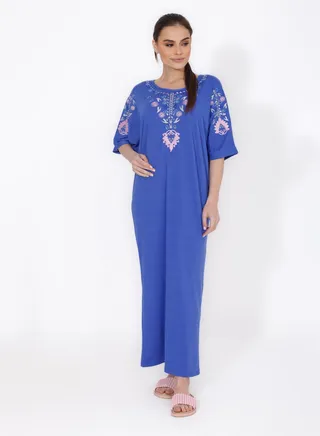 A stunning nightgown 