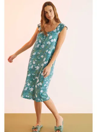 Ruffled nightgown 