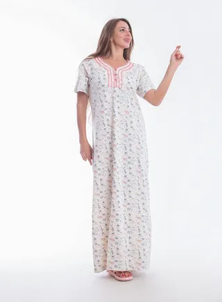 Distinctive nightgown 