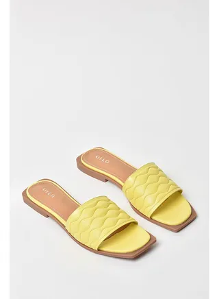 Quilted Weave Pattern Broad Strap Flat Sandals Yellow 