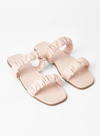 Comfortable Footbed Trendy Flat Sandals Gardi Blush 