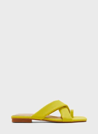 Cross Over Toe Loop Flat Sandal 