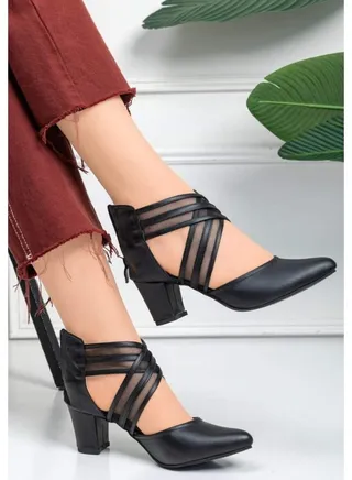 Crozier Leather heel stylish for women - Black 