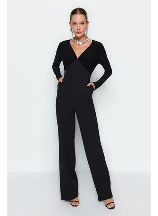Black Collar Detailed Jumpsuit TPRAW24TU00007 