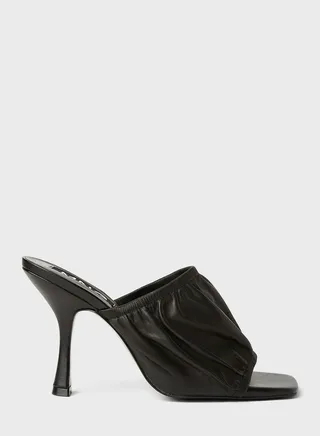 Thick Strap Leather Sandals 
