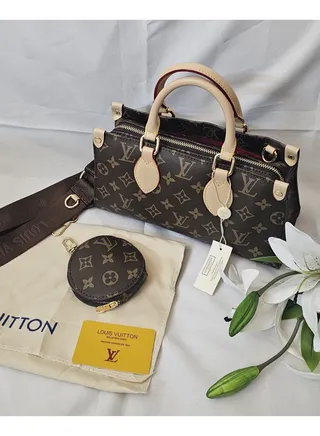 Louis Vuitton Women's Handbag 