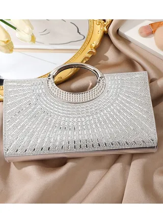 Minimalist And Fashionable Dinner Bag 