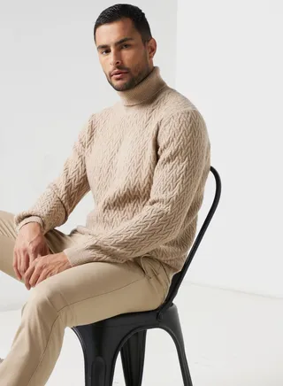Turlte Neck Braided Sweater