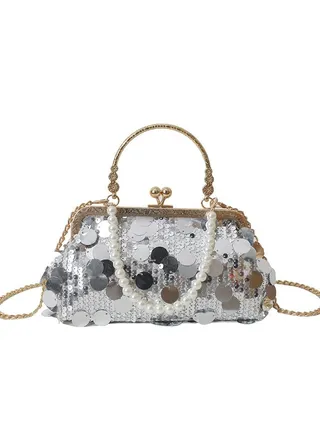 Minimalist And Fashionable Dinner Bag 