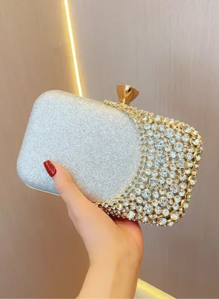 Minimalist And Fashionable Dinner Bag 