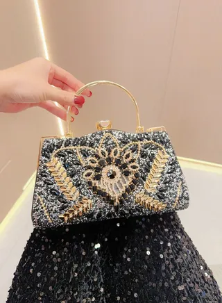 Minimalist And Fashionable Dinner Bag 