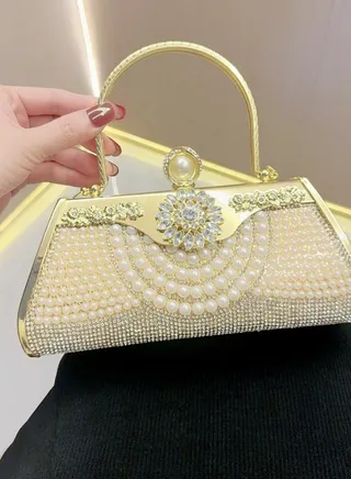 Minimalist And Fashionable Dinner Bag 