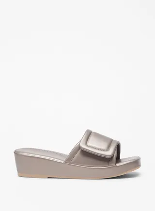 Women Solid Slip-On Flatform Heels Sandals 