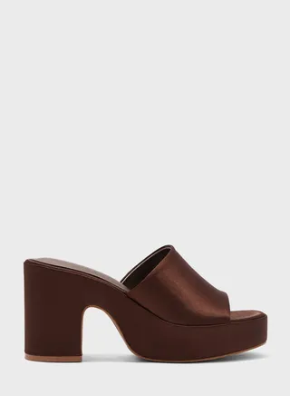 Single Strap Wedge Sandals 