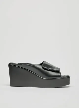 Women Solid Slip-On Flatform Heels Sandals 