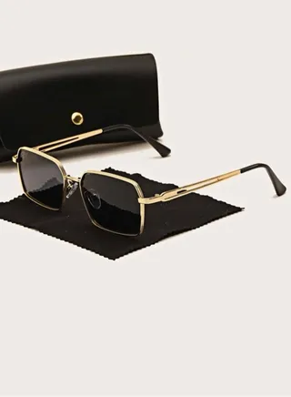 Polarized Men’s Sunglasses With A Gold Elegant Frame And Black Lenses 