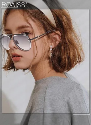 Aviator Sunglasses for Men Women UV400 Protection Sun Glasses with Metal Frame Fashion Anti-Glare Sun Shades for Driving Fishing Traveling with Grey Lens 