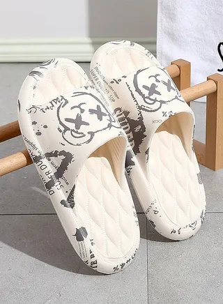 Soft Thick Bottom Breathable Fashion Graffiti Indoor Slipper Anti Slip Quick Drying Bathroom Shower Slipper Suitable for Women Men Couple 