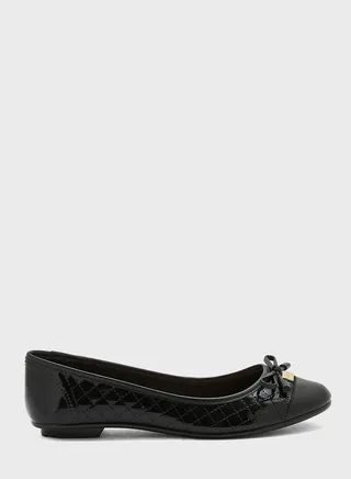 Makenna Close Toe Ballerinas