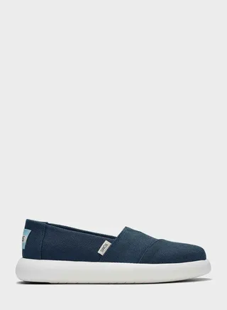 Essential Slip Ons 