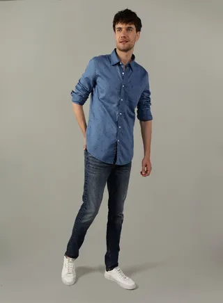 AE Slim Fit Everyday Button-Up Shirt 