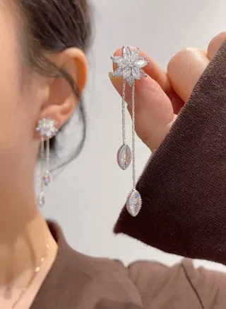 Elegant And Trendy Earrings For Women 