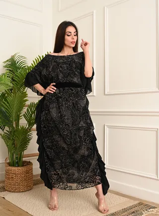Long Dress decorated with  a tie on the waist, Black 