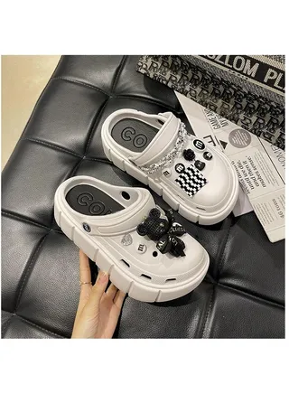 Wear Non Slip Lightweight Perforated Shoes For External Wear 
