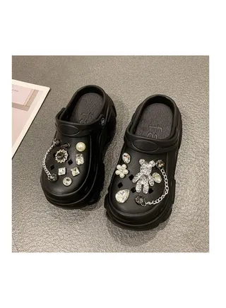 Wear Non Slip Lightweight Perforated Shoes For External Wear 