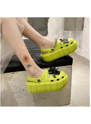 Wear Non Slip Lightweight Perforated Shoes For External Wear 
