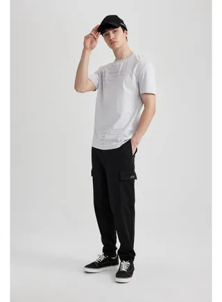 Man Regular Fit Knitted Trousers 