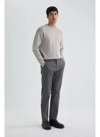 Man Regular Fit Chino Trousers 