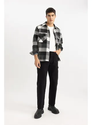 Man Straight Fit Woven Trousers 