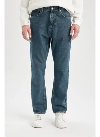 Man Straight Fit Denim Trousers 