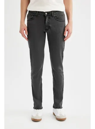 Man Slim Fit Denim Trousers 
