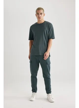 Man Regular Fit Knitted Trousers 