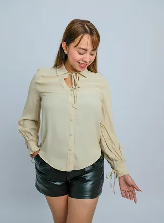 Women’s Adjustable Wing Collar Long Sleeve Ruffle Shirt in Brown 