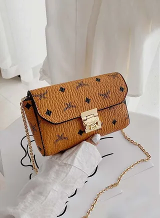Retro Commute Ladies Flap Metal Lock Cross-body One Shoulder Chain Phone Bag for Women Shopping Travel Party 24 x 5.5 x 14cm 