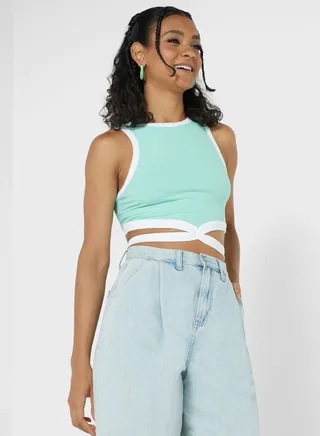 Contrast Detail Cutout Vest 