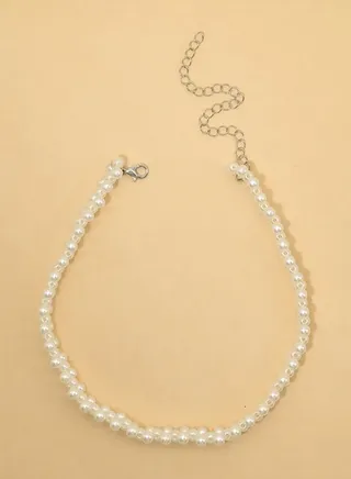 Fitted Faux Pearl Necklace