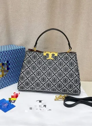 Beautiful branded handbag for women 