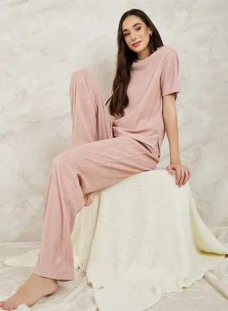 Textured Detail T-Shirt & Pyjama Set 