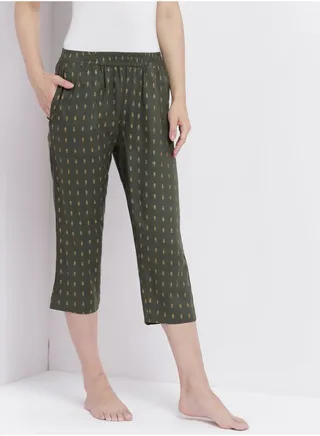 Casual Comfortable Relaxed Fit Three Quarter Pyjama Pants With Matching Scrunchie Green 