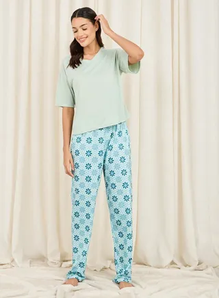 Solid Drop Shoulder T-shirt and Floral Tile Print Pyjama Set 